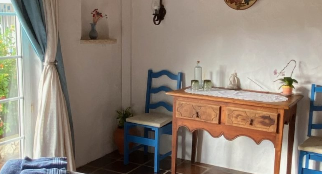 f6ba12a42ea7e0f7315e42bc438b1d9f-4